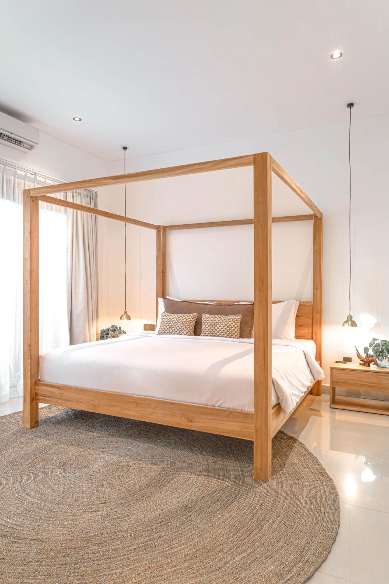Wisma tamu Under The Sun - Seminyak (Bali)
